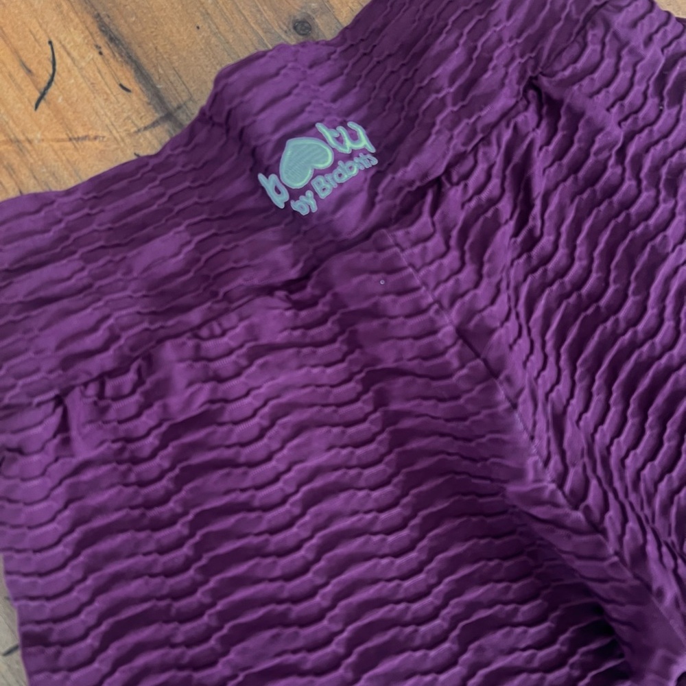 Booty by Brabants Plum Purple Textured Leggings - Picture 2 of 2